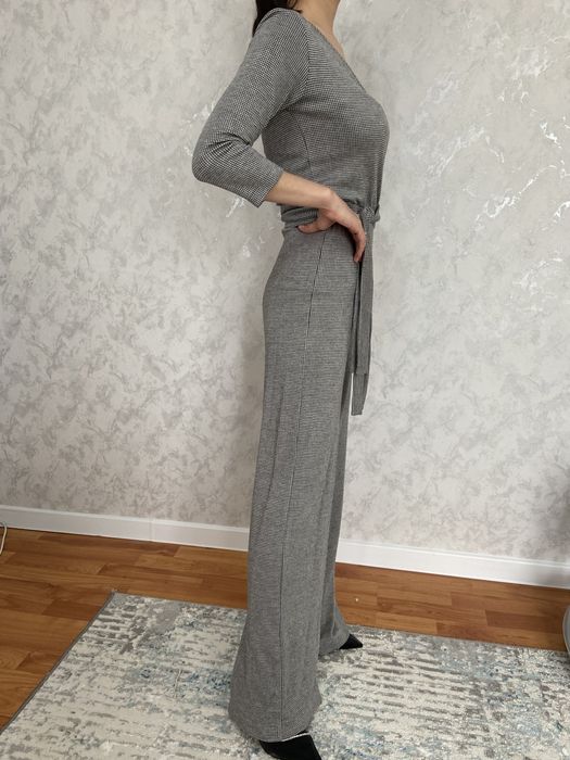 Продаются новые платья и комбинезон