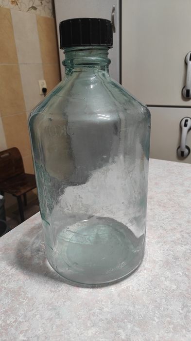 Бутыль стеклянный