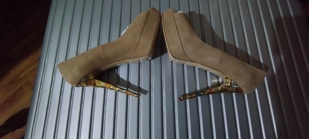 Продам новые туфли