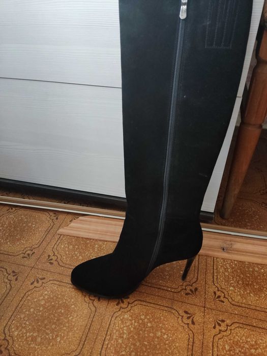 Продам женские сапоги