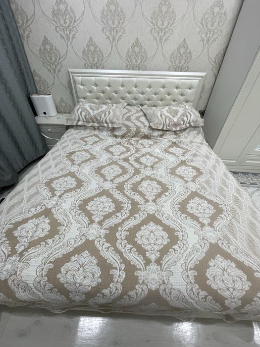 Продам спальный гарнитур