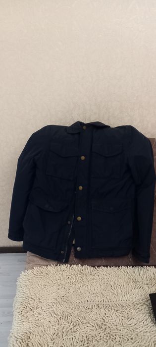 Продается стильная осенняя куртка