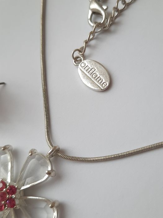 Колие с обеци Oriflame/медальон/комплект/висулка цвете/кръст/с камъни