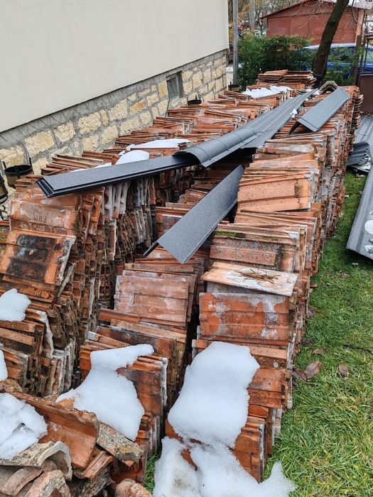 Tigla coame second 1 leu/buc