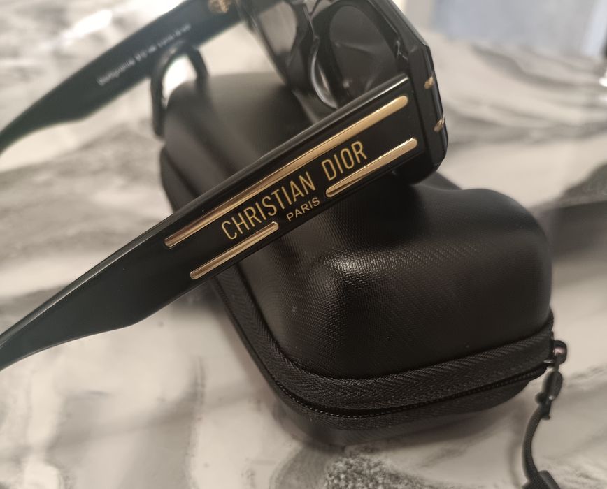 Солнцезащитные очки Christian Dior .