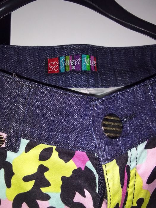 Продавам чисто нови панталони