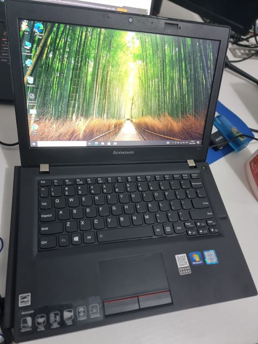 Продам офисный ноутбук