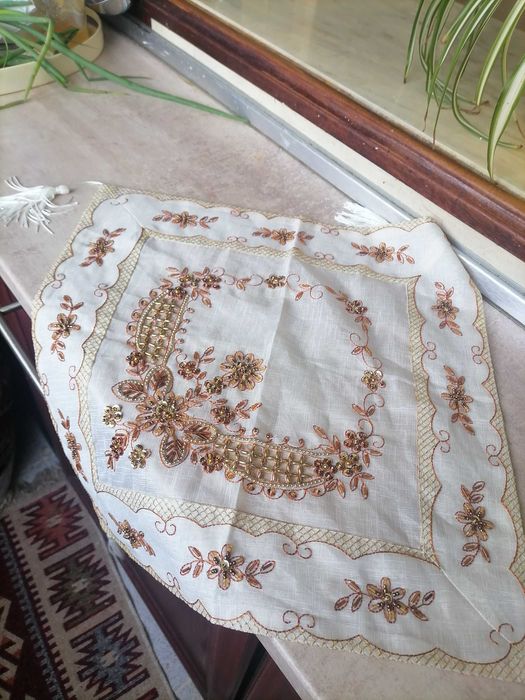 Комплект Покривки с мъниста, платове нови от соца