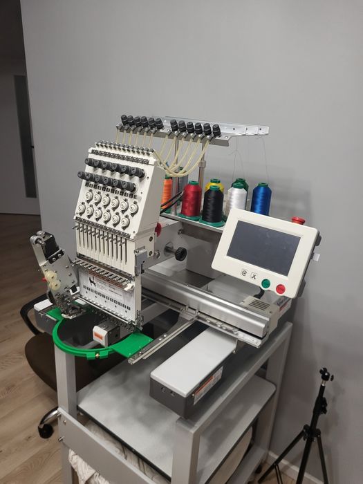 Mașină de brodat profesională Sewtech ST1201 – 12 ace + accesorii comp