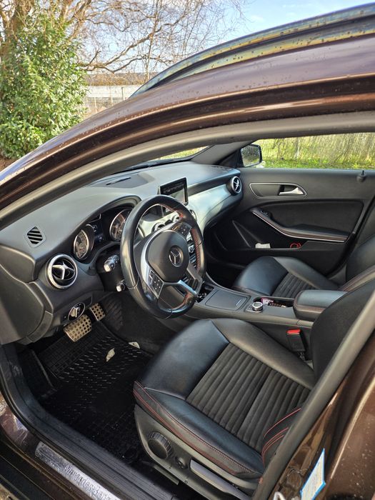 Autoturism mercedes GLA