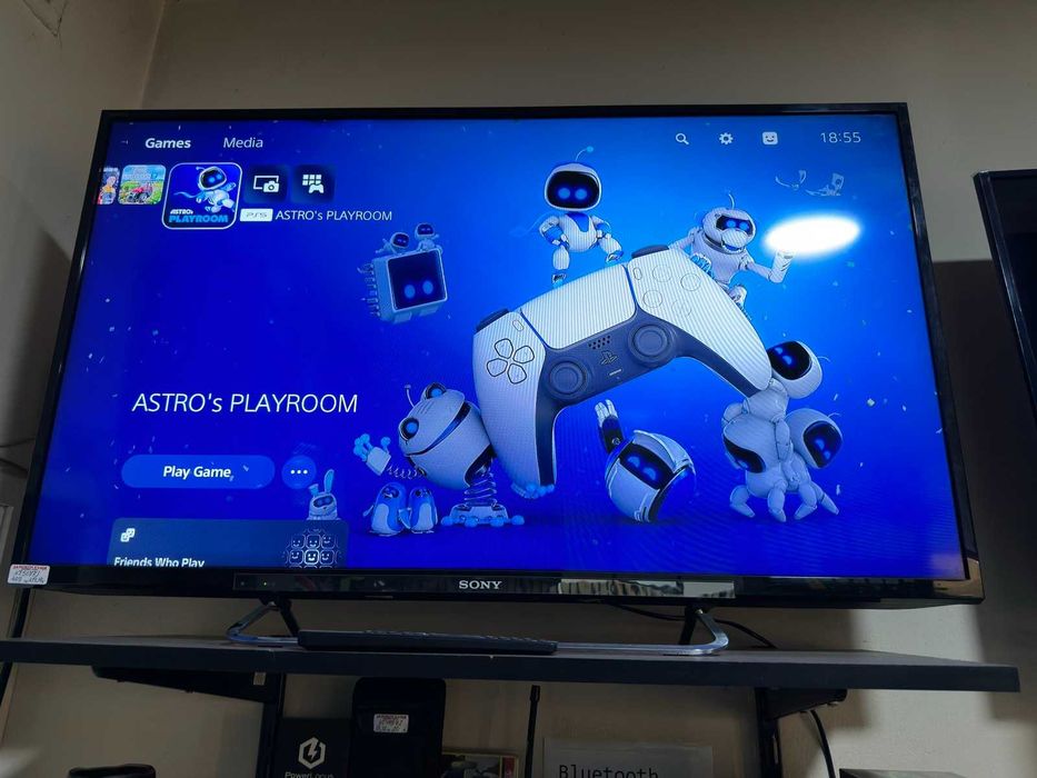 Sony PlayStation 5 Disc Edition с 3 джойстика и 4 игри