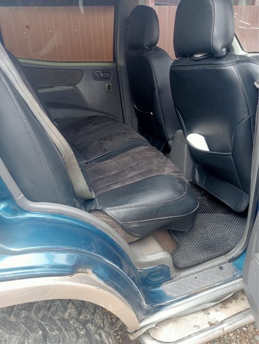 Продам машину Nissan Mistral