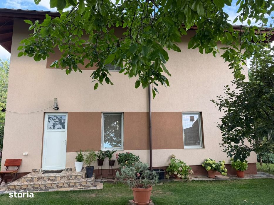 Casa langa Campina, teren 1000mp+garsoniera separata, PROPRIETAR