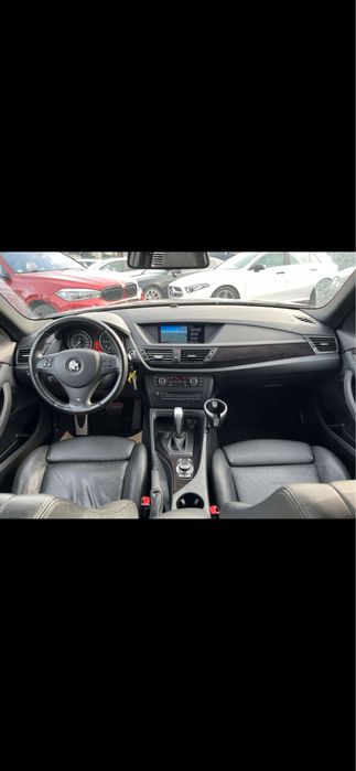 Autoturism Bmw X1.      .