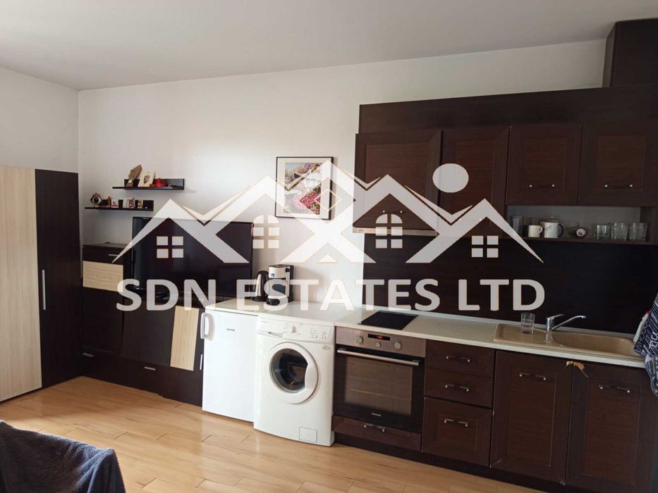 Продава се напълно обзаведено студио в идеалния център на Казанлък