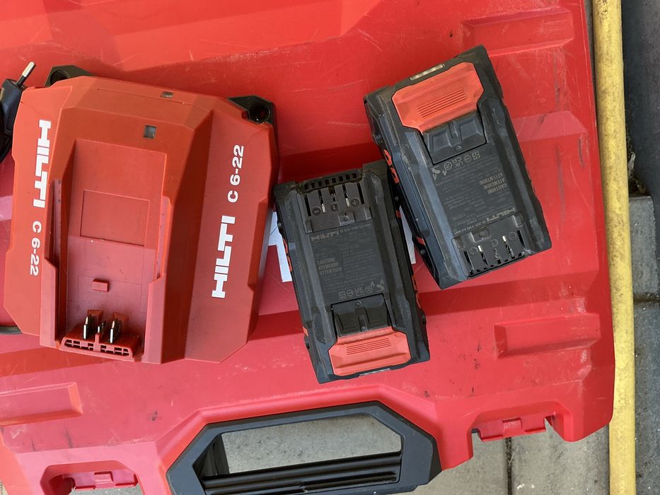 Vind set incarcatir Hilti si doi acumulatori de 5,2Ah 2025 neutilizati