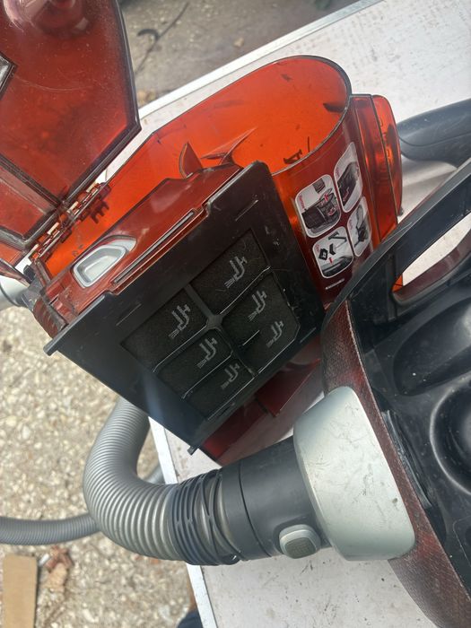 Мощна прахосмукачка AEG Electrolux