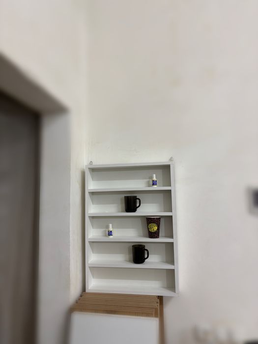 Lak polka lak va kichik buyumlar Лак полка для лак для дома и салона