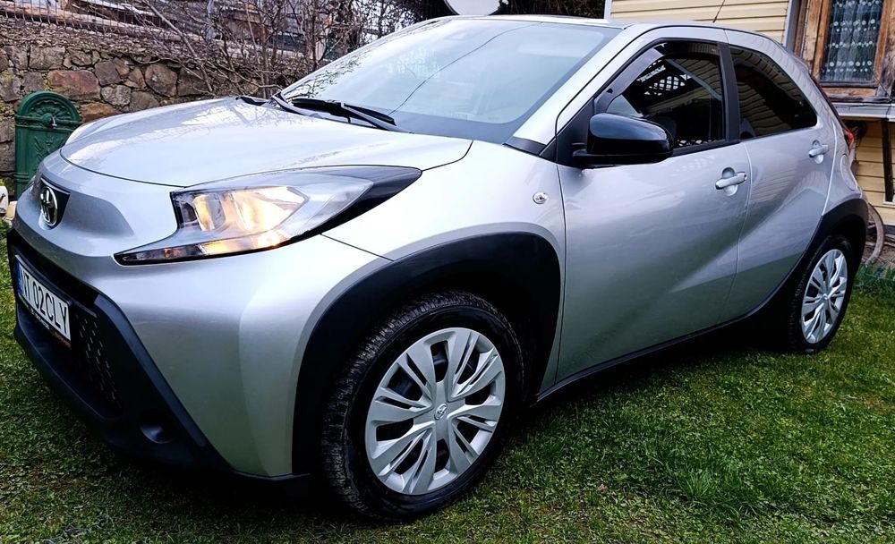 Toyota Yaris Cross Vând Toyota AYGO X, fabricat 2023, benzina, 998 cmc, SUPER.