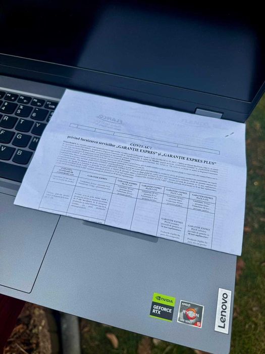 Laptop Gaming Lenovo LOQ 15.6"Full HD/AMD Ryzen 5/12GB /512GB SSD -NOU