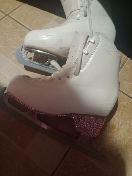 Продам Коньки edea