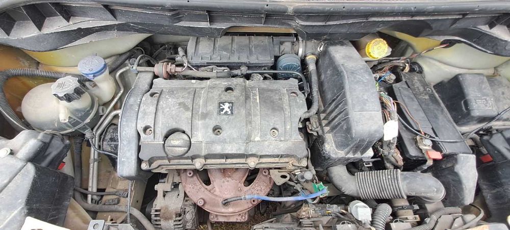 Peugeot 1007 1.6I 110 к. с на части