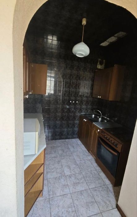 Yunusobod 8-kvartal 2xona 2 etaj srochna sotiladi!