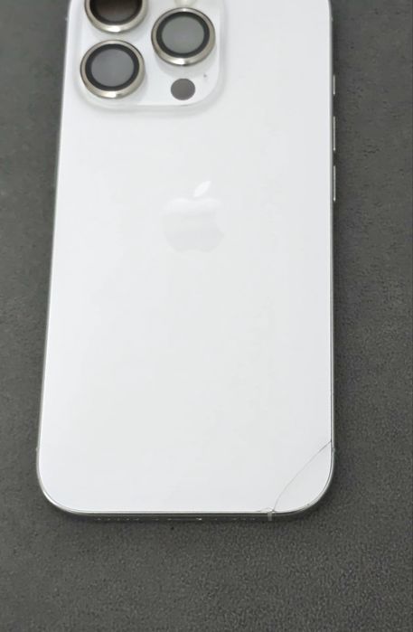 Iphone 16 pro White