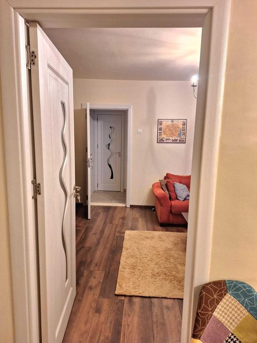 Particular,vand apartament 2 camere,semidecomandat,zona Astra