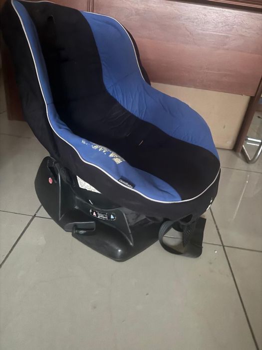 Детское кресло в машину