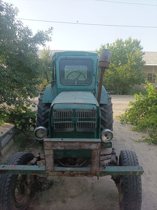 40 трактор сотилади.