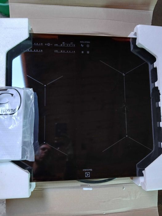 Индукционен Плот за вграждане ELECTROLUX EIS6134
