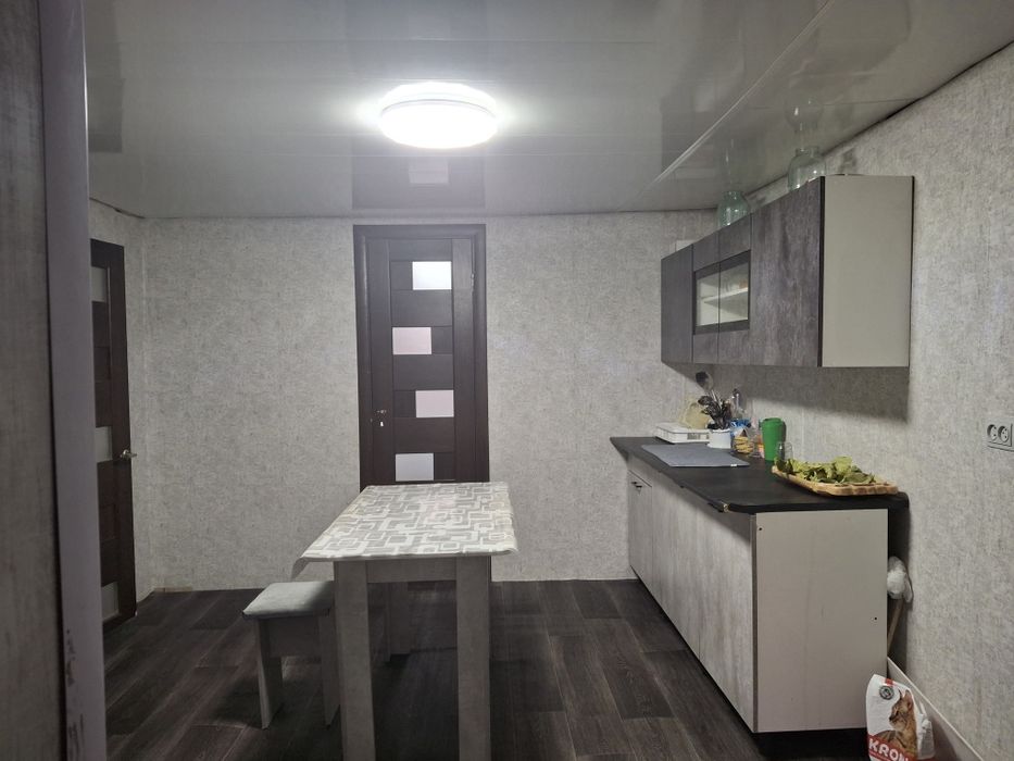 Продам кирпичный дом, 4 комнаты. Район Роща