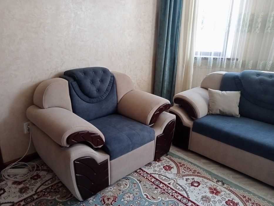 Диван перетяжка мягкой мебели. Реставрация.