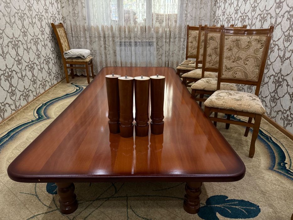 Стол 12 стульев для гостей