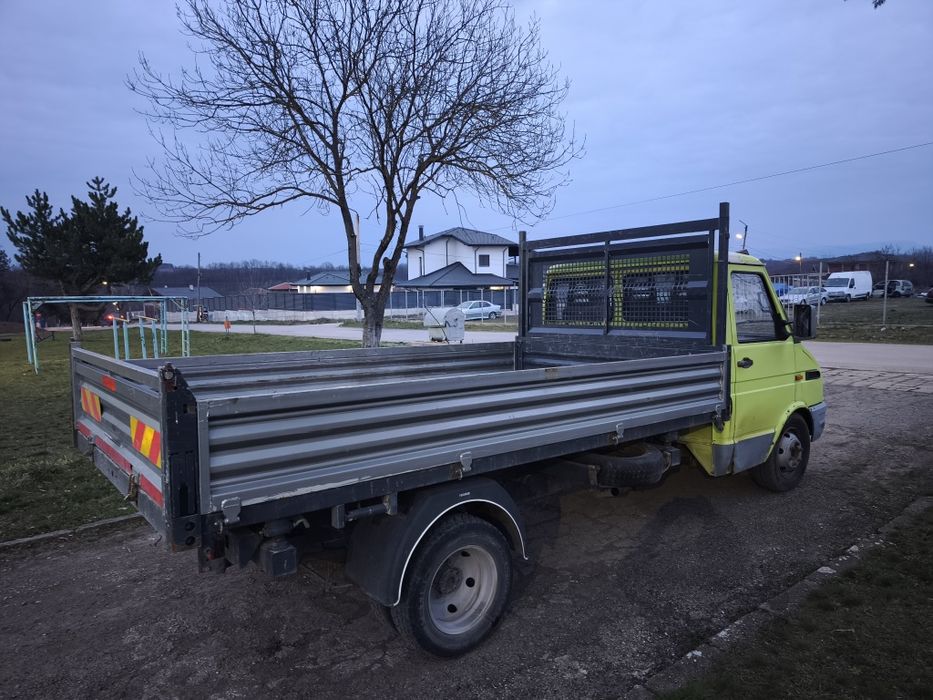Тристранен самосвал Iveco