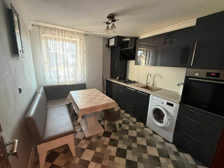 Închiriez apartament