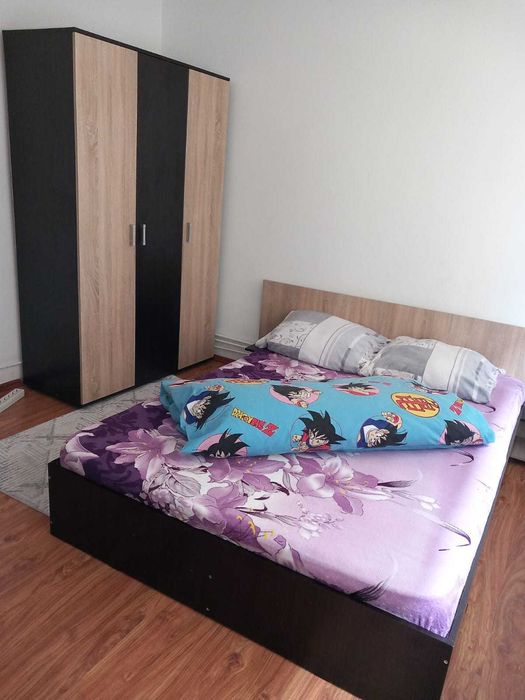 Inchiriez apartament cu 2 camere in zona centrala. Pret 1500 lei