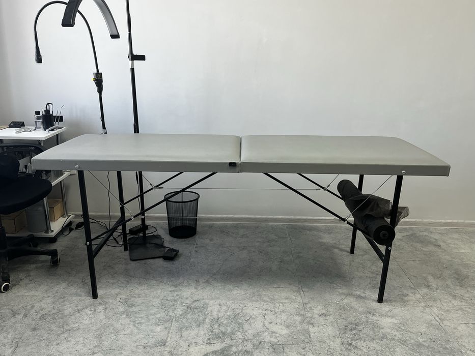 Кушетка серого цвета