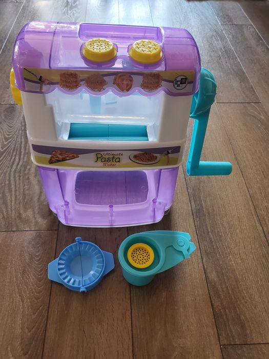 Детска прахосмукачка със звук, машина за приготвяне паста и пица,багер