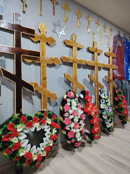 Ритуальные венки, гробы, кресты, оградки. Отправка в Бухару