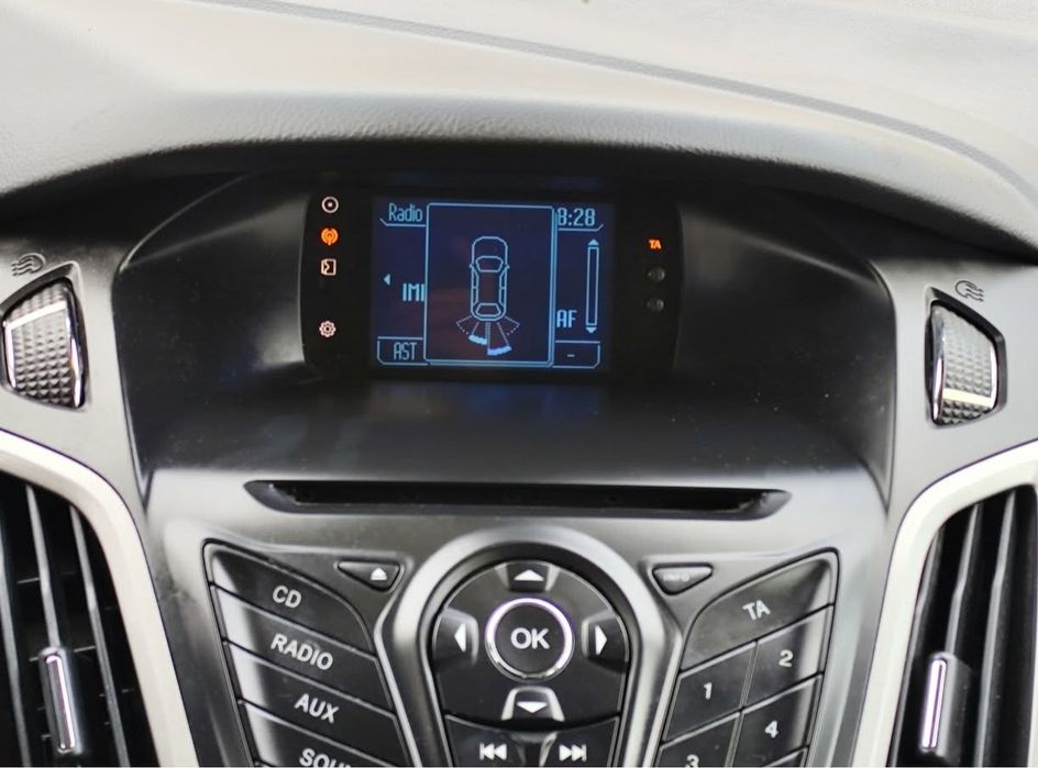 Ford Focus 1.6 benzină Mpi, 2012, impecabil