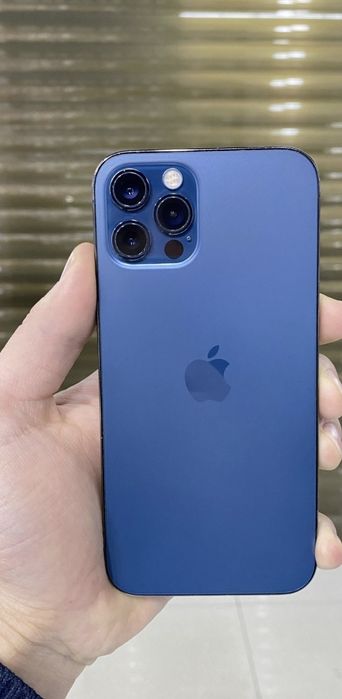 Срочно продаётся телефон  iPhone 12 pro 256