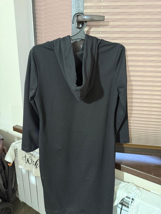 Платье с копюшеном