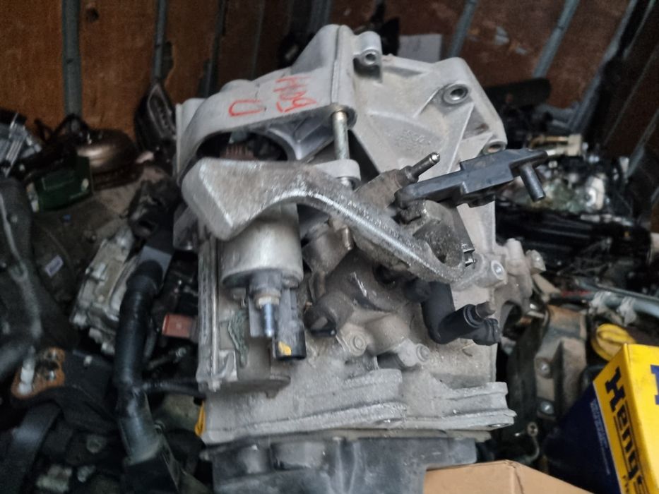 Ръчни скорости за  Vw Polo 1.2бензин 70кс 2011година!!!