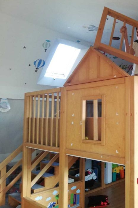 Spațiu de joacă tip căsuța indoor