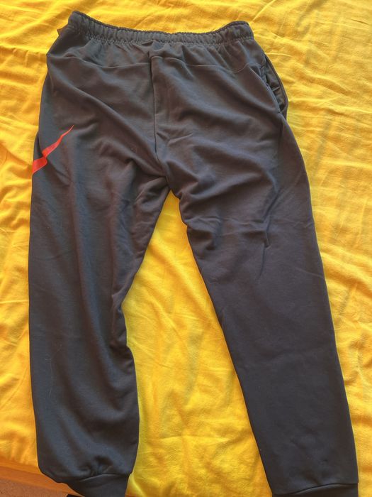 Nike долнище ново