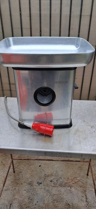 Masina tocat carne bizerba