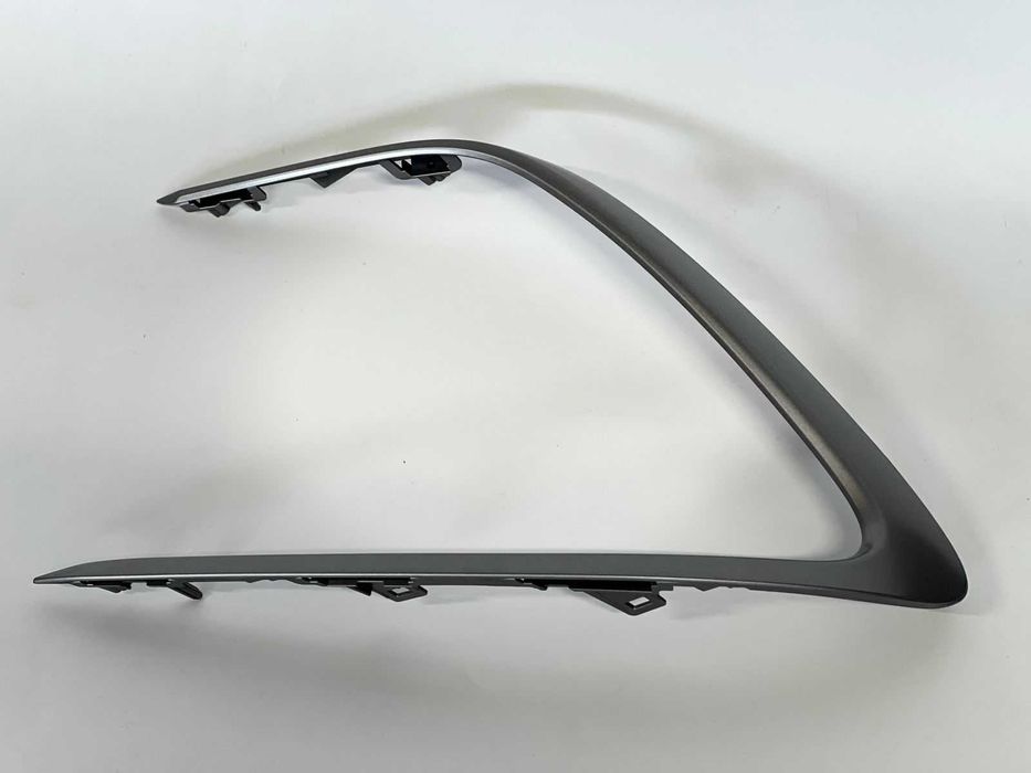 Молдинг бампера Camry 75 новый оригинал