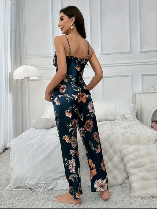 Pijama satinată,măsura L